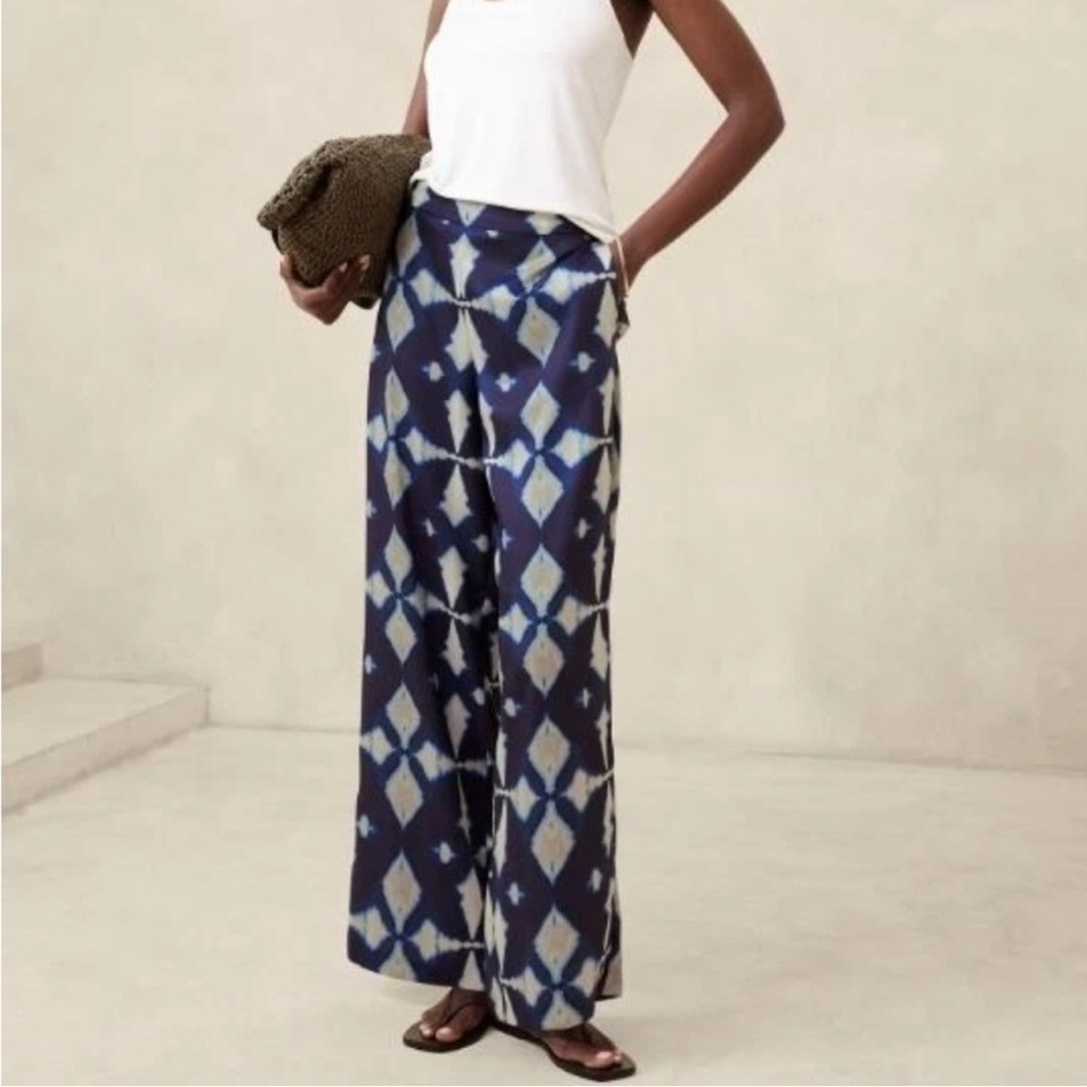 Banana Republic Factory Straight Relaxed Pull-On Pant